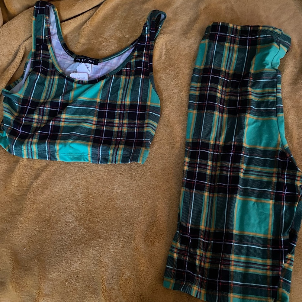 Two piece - Picture 2 of 4